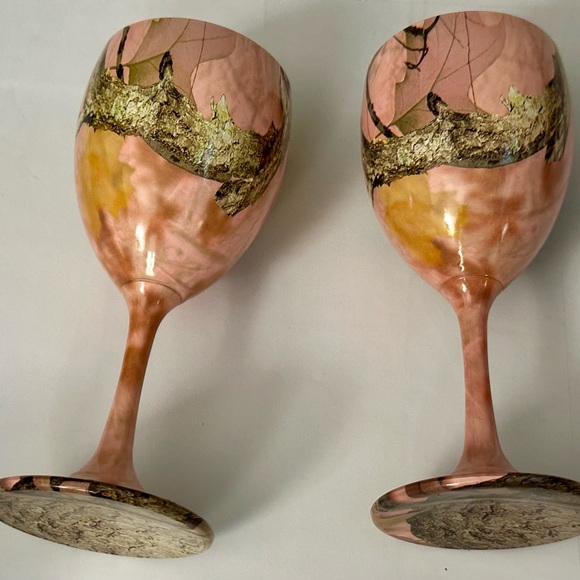 Set of 2 Transition Pink Wine Goblets – Unique Decor Outdoor Stemware Glasses - Picture 5 of 16